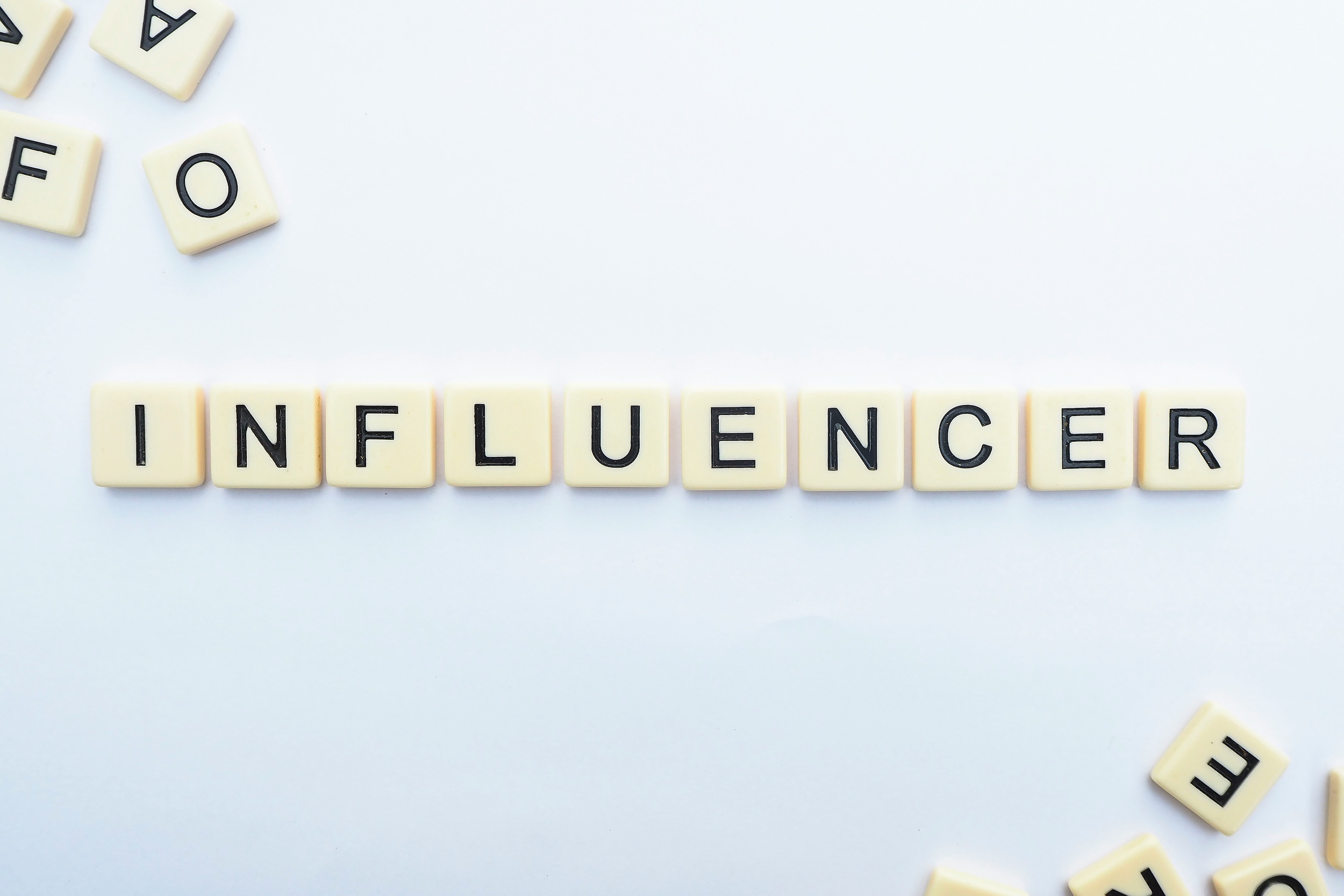 Illustration — Comment l’IA transforme la gestion des communautés des influenceurs sur Instagram